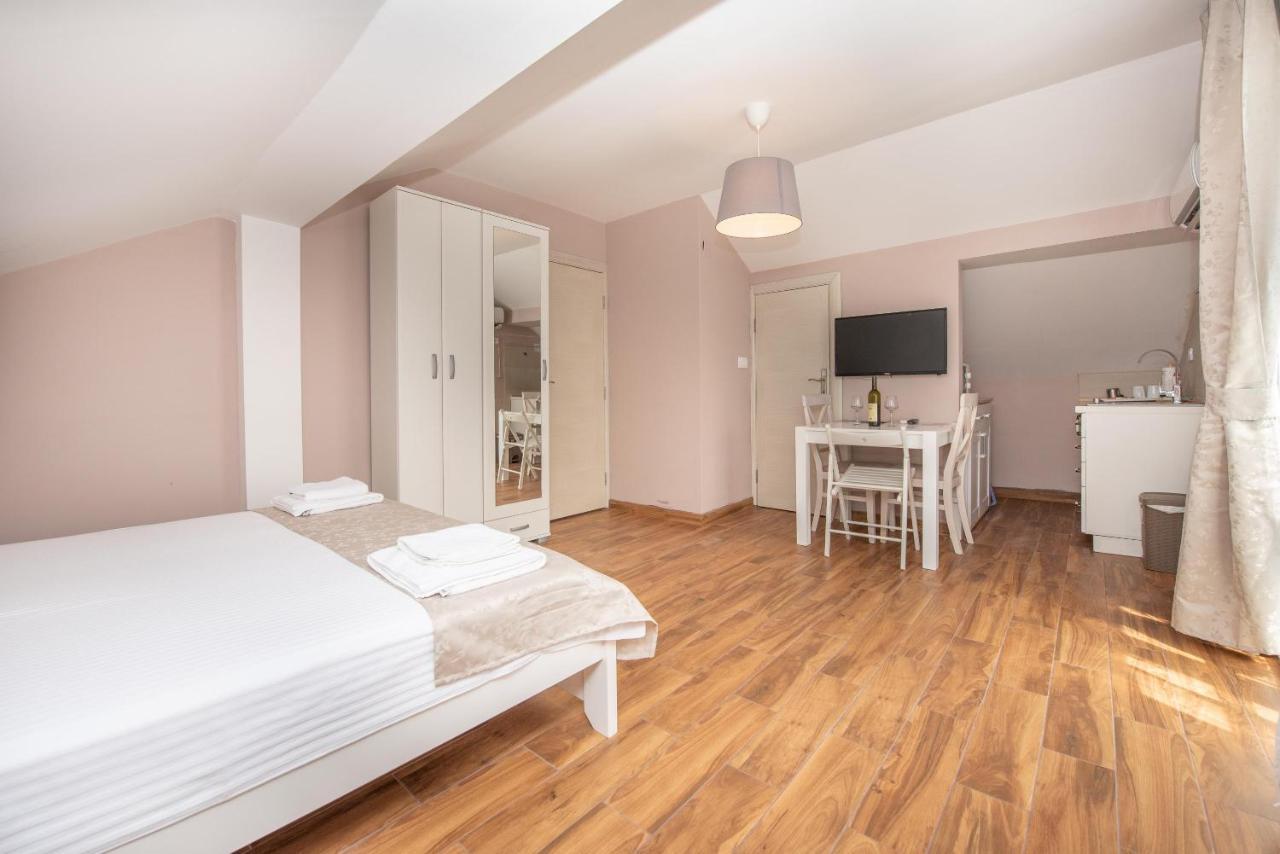 Ioannis Apartments Tivat Kültér fotó